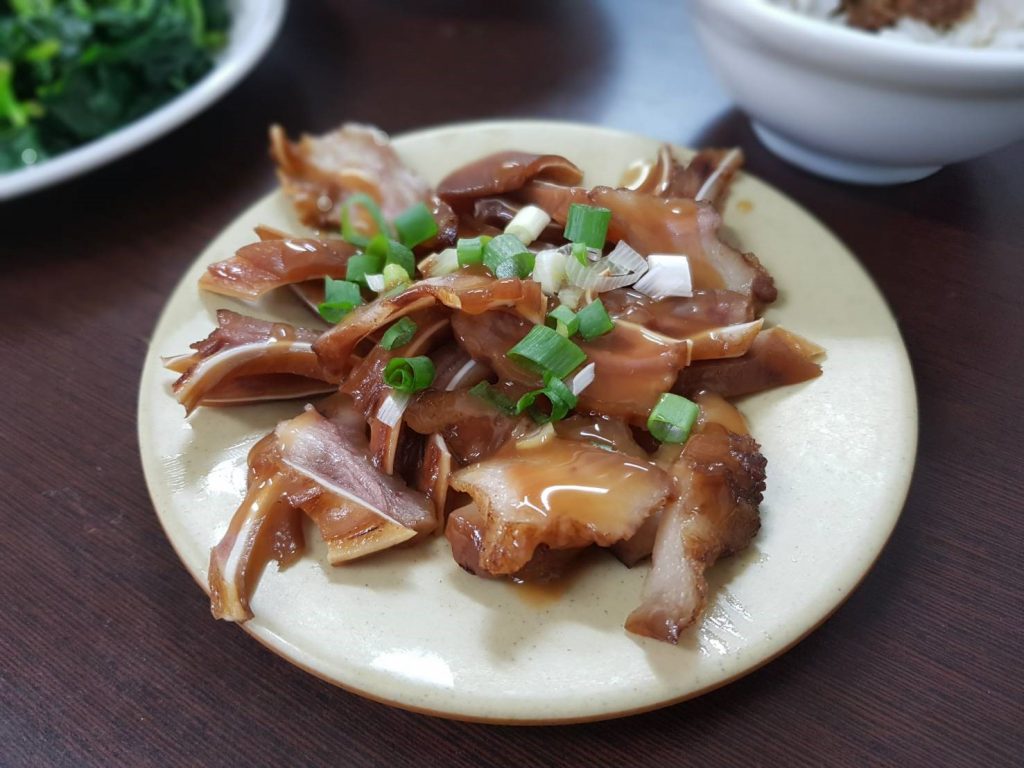 小編食刻－鹽埕區美食牛肉麵店