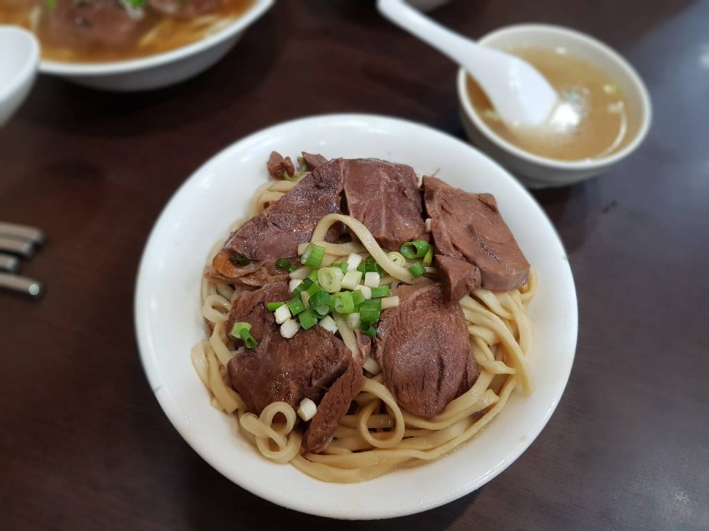 小編食刻－最牛的牛肉麵 紅到外國人都指名吃