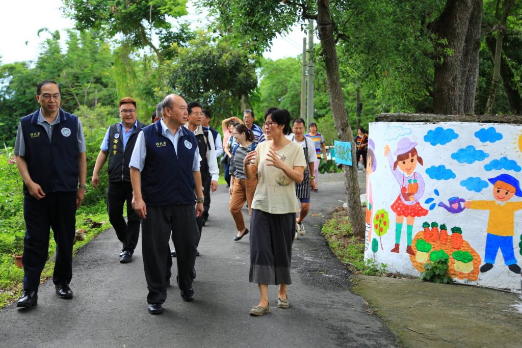 便民服務行動列車 抵嘉關懷新住民