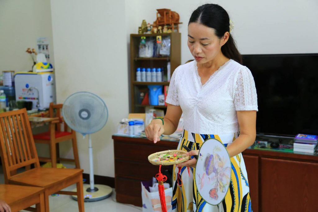 便民服務行動列車 抵嘉關懷新住民