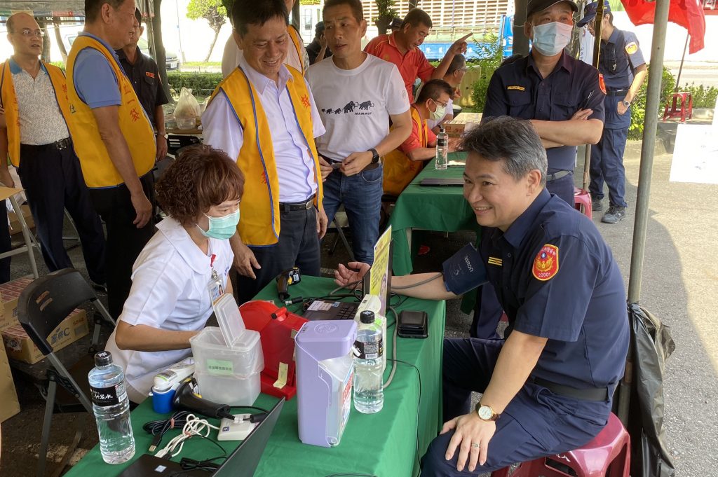 「超級大發 非常有愛」林園警分局公益活動宣導法治觀念