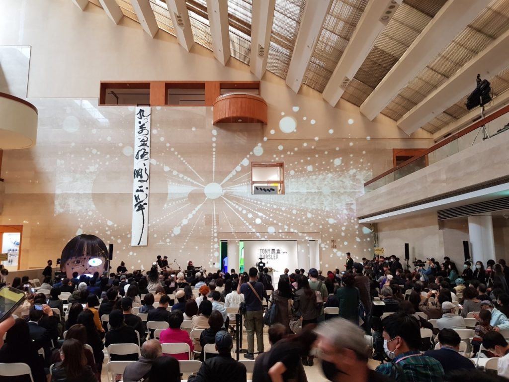 高美館Reopen！ 奧斯勒檢疫後首度現身導覽