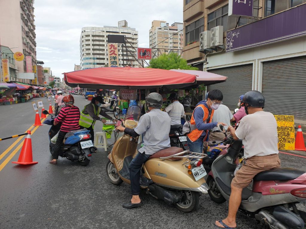 疫情全台燒不停 經發局持續稽查重點市場防疫工作落實狀況