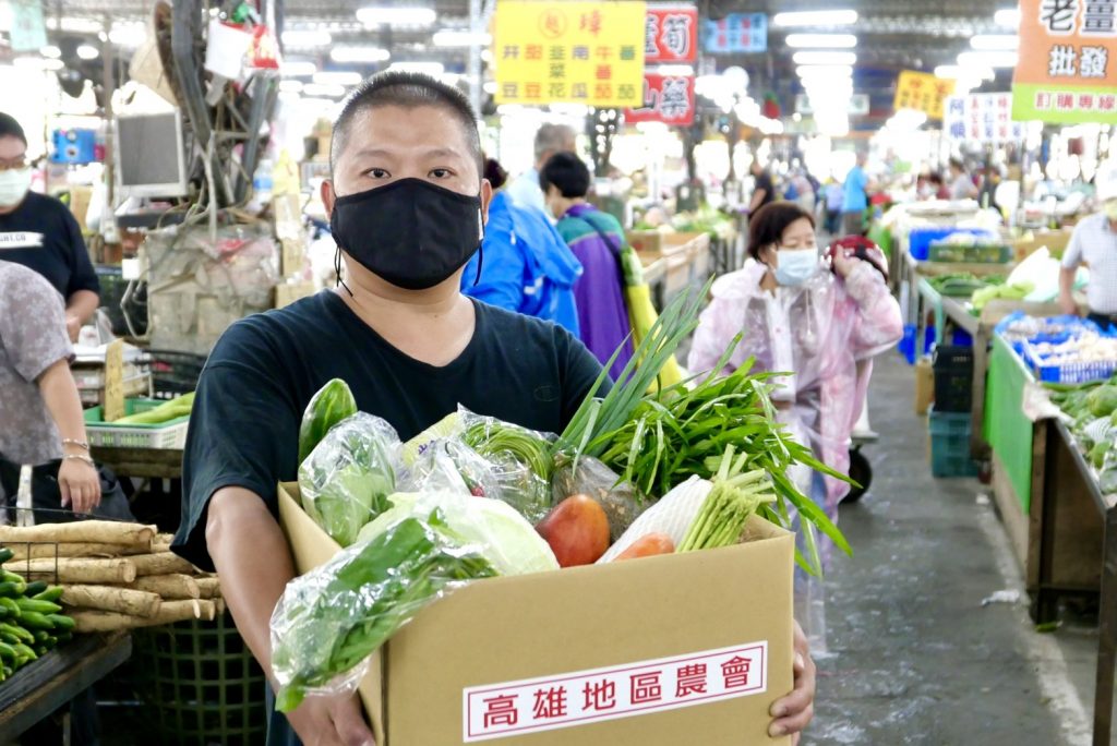 高雄「替你揀好好蔬果箱」秒殺！ 35台小黃首發挑戰最快到貨