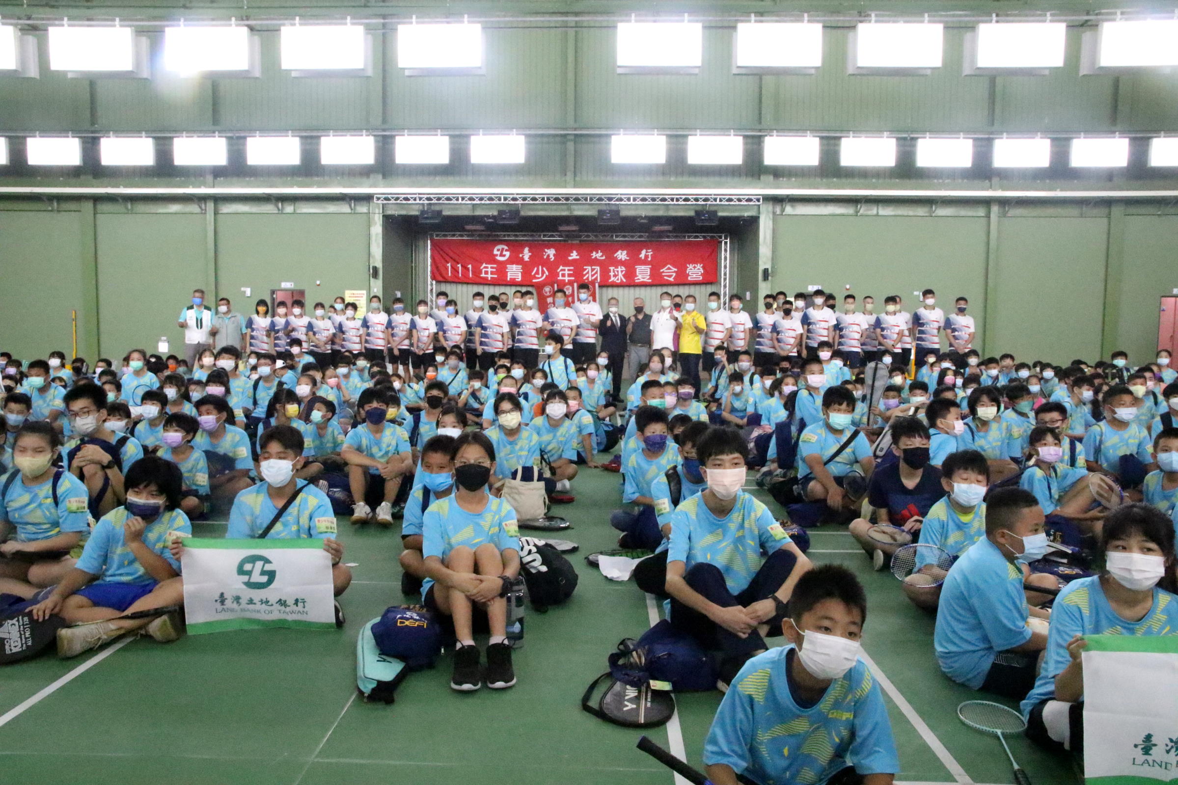 土銀青少年羽球夏令營 運發局：為自己打一場好球