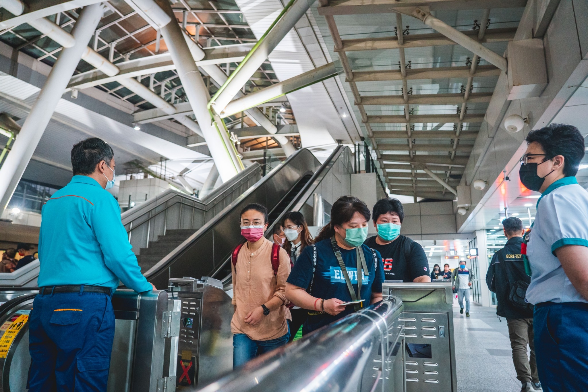 五月天、大港開唱最終日 16萬人67分鐘疏運完畢