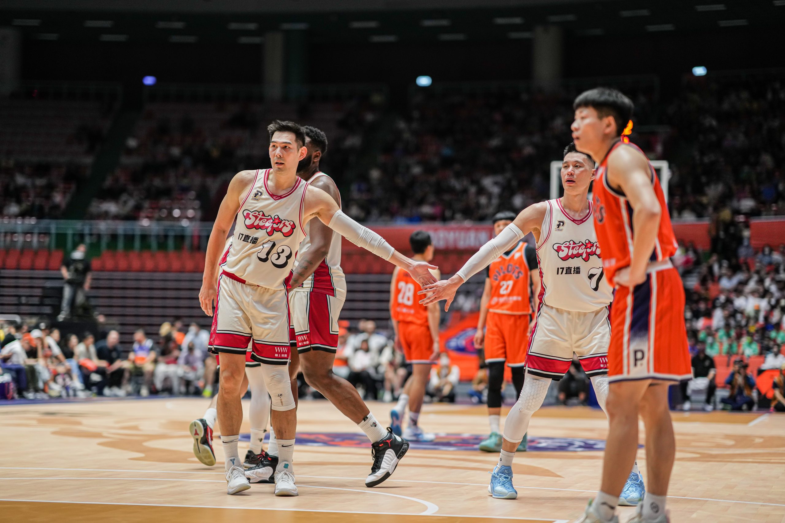 林書豪關鍵抄截鎖住勝利 高雄鋼鐵人奪5連勝