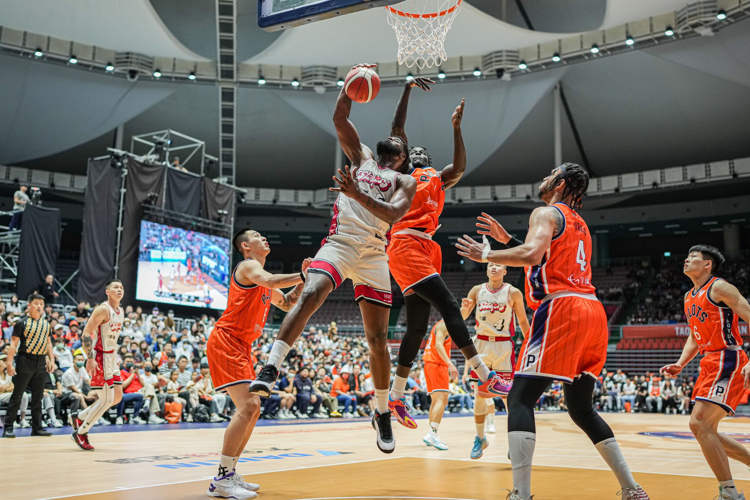 林書豪關鍵抄截鎖住勝利 高雄鋼鐵人奪5連勝