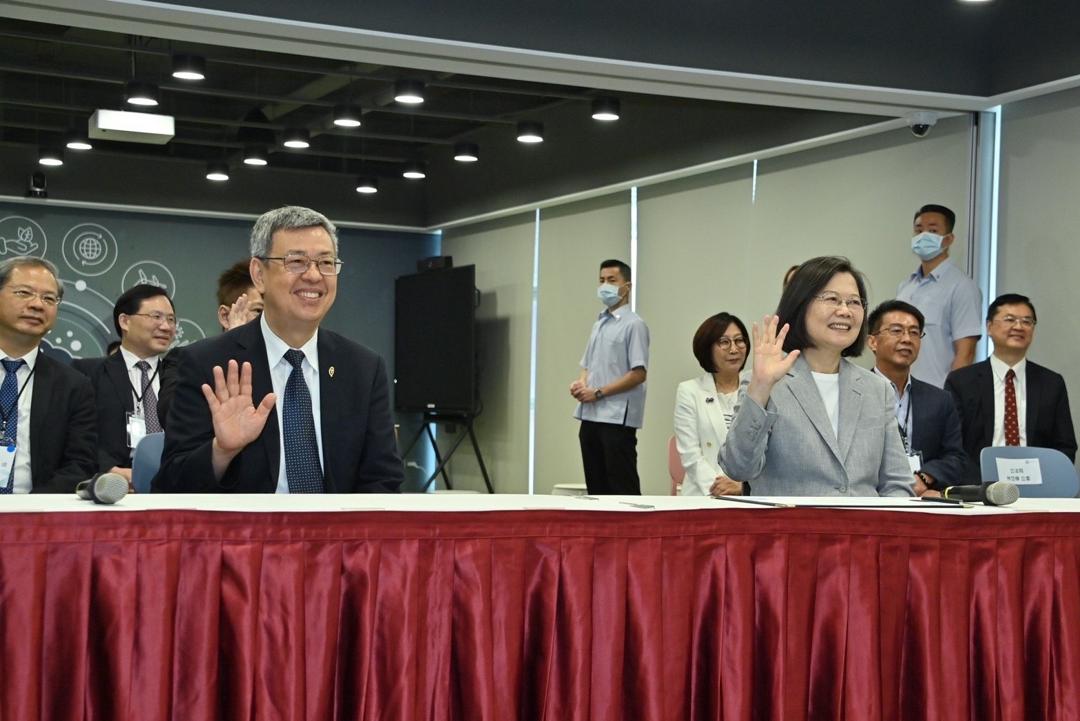 台灣碳權交易所揭牌 陳建仁：逐步邁向淨零轉型目標