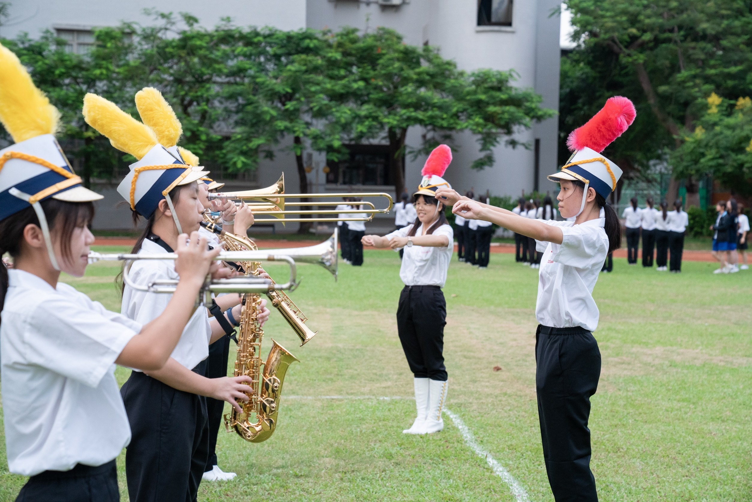 迎國慶台日友好 農二高校翡翠騎士首登高雄港公演