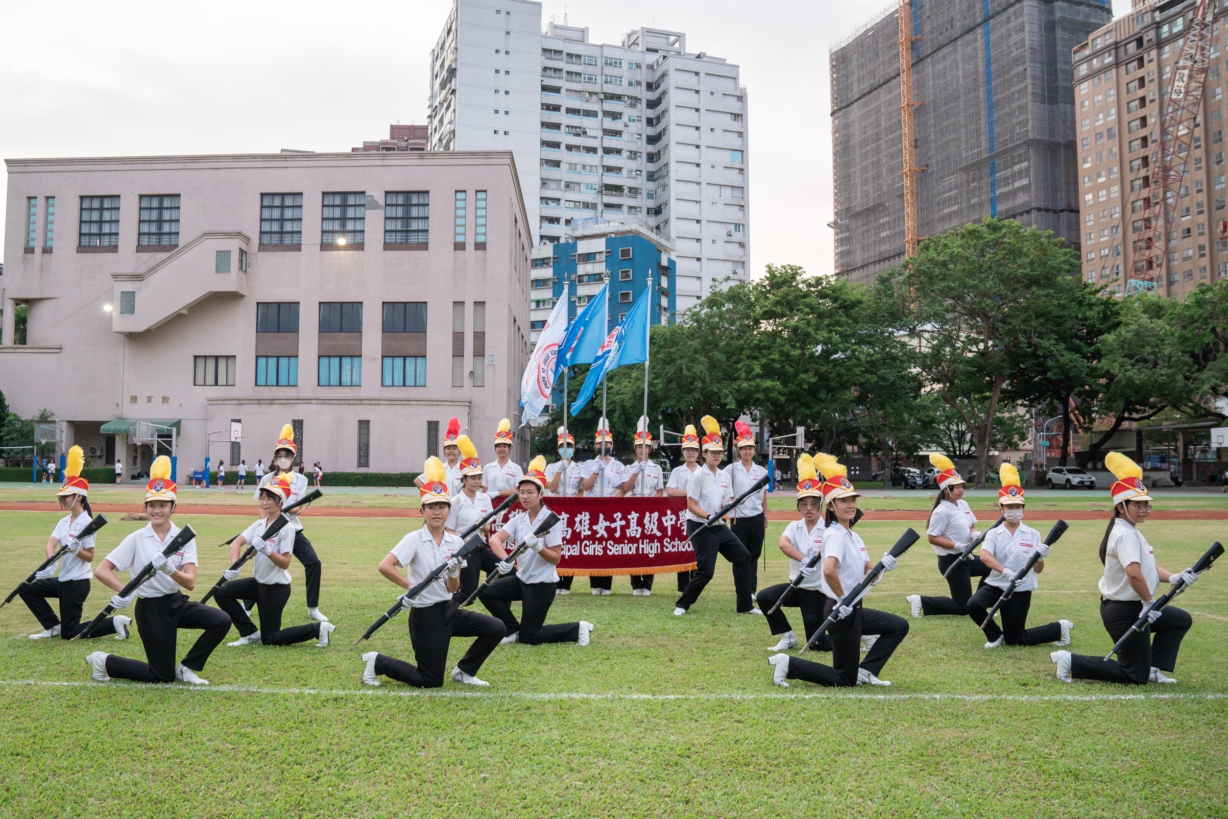 迎國慶台日友好 農二高校翡翠騎士首登高雄港公演