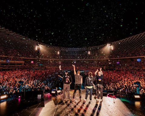 搖滾天團Coldplay高雄開唱 兩日湧入超過17萬人（Live Nation Taiwan 提供- Photo by Anna Lee）