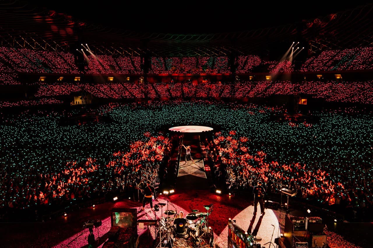 搖滾天團Coldplay高雄開唱 兩日湧入超過17萬人（Live Nation Taiwan 提供- Photo by Anna Lee）