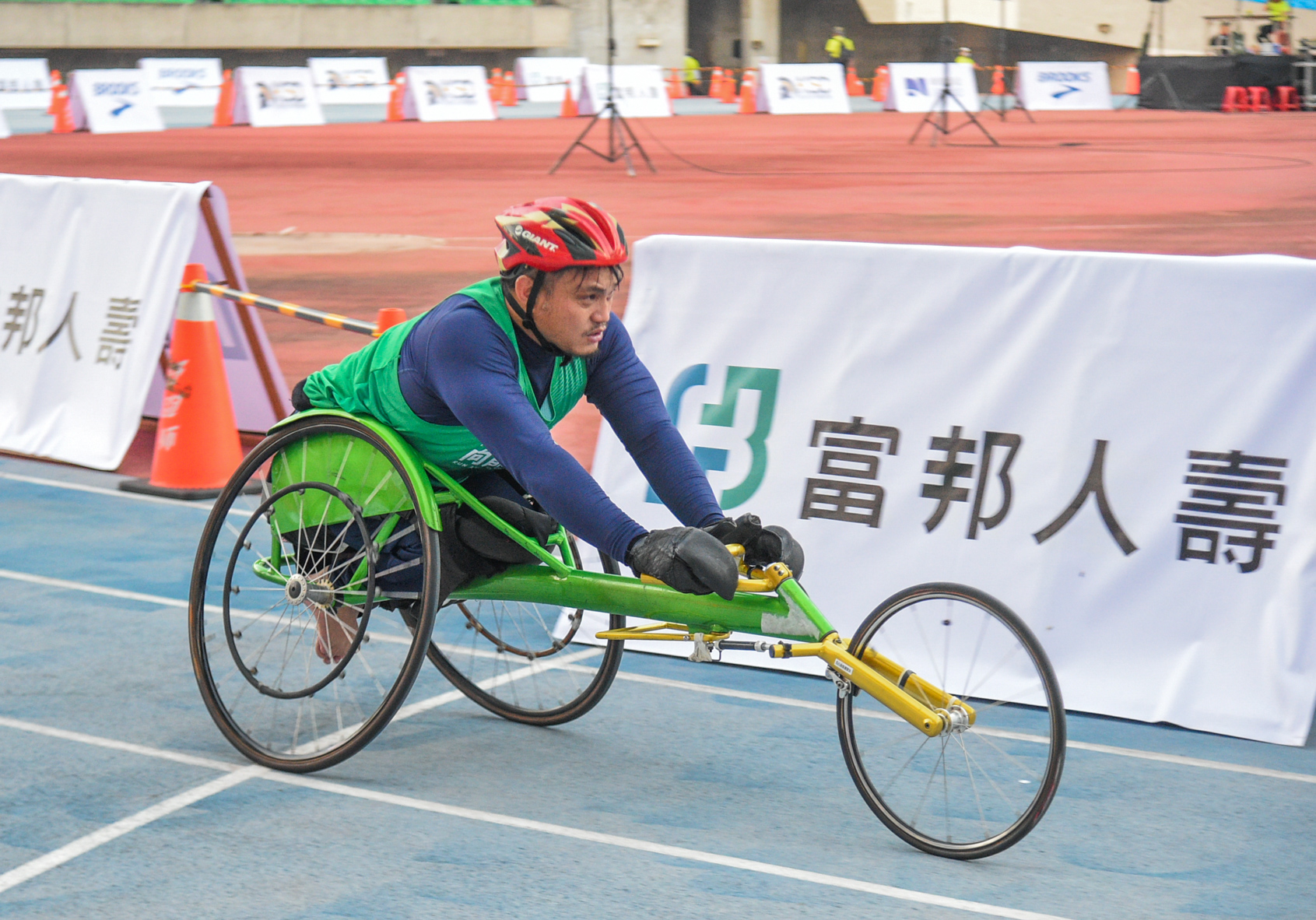 競速輪椅組男子冠軍林榮福。（運發局提供）