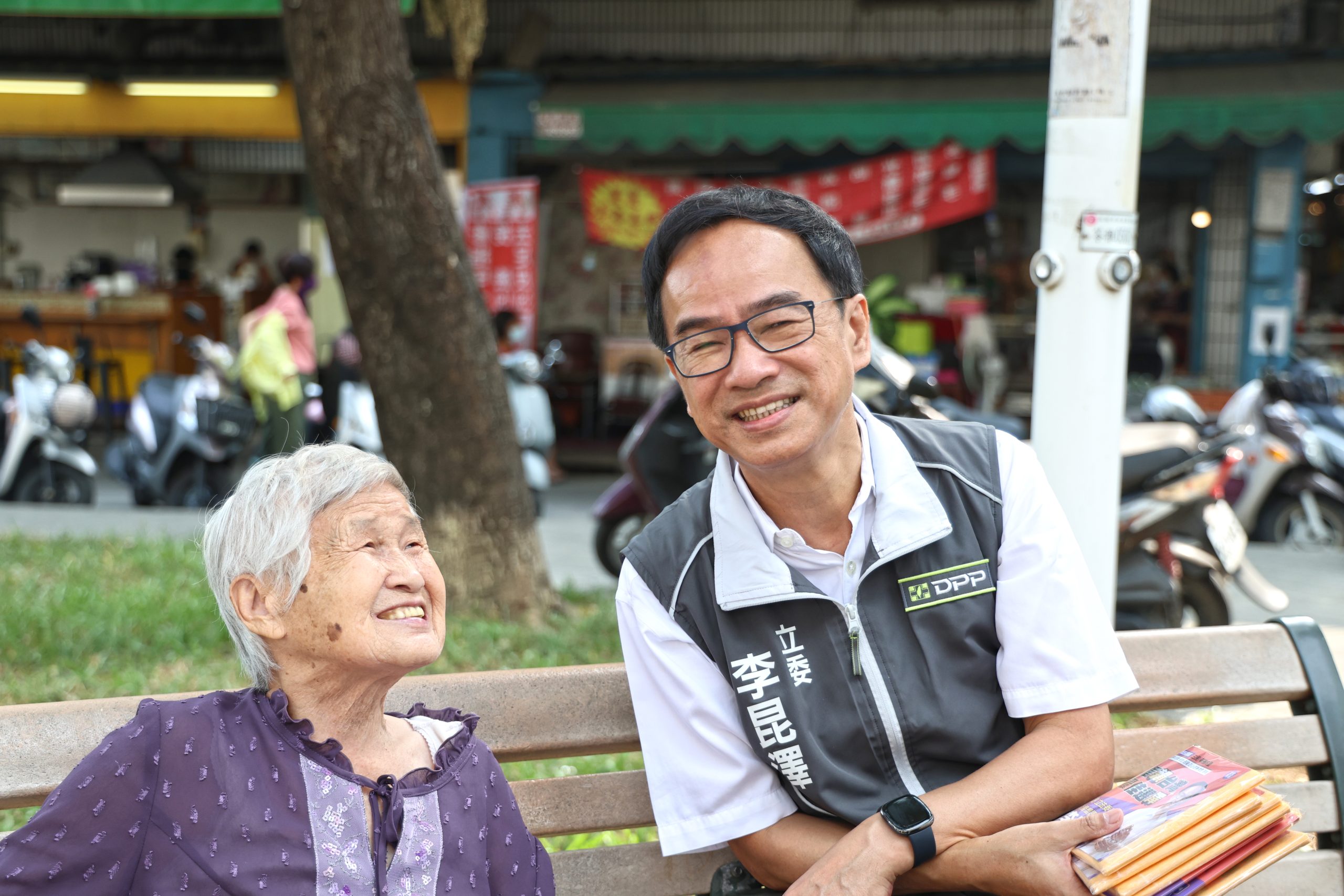 立委李昆澤勤走地方拚連任。（服務處提供）