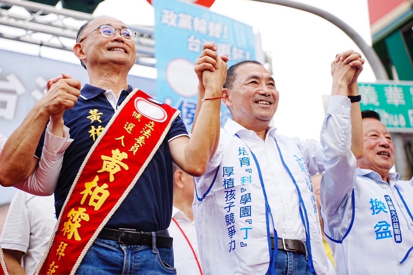 高雄市第五選區立委參選人黃柏霖。（服務處提供）