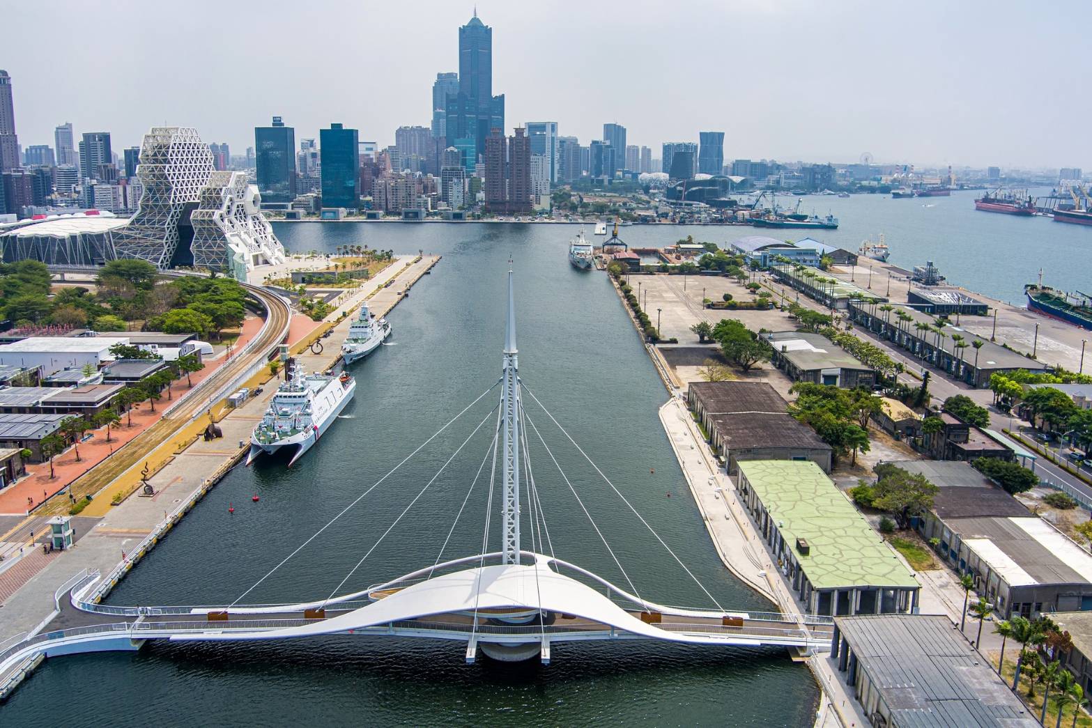 新加坡旅客喜愛的大港橋。（觀光局提供）