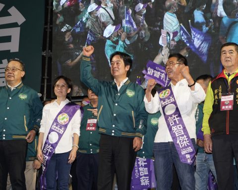 鳳山立委候選人許智傑競選總部成立。（競總提供）