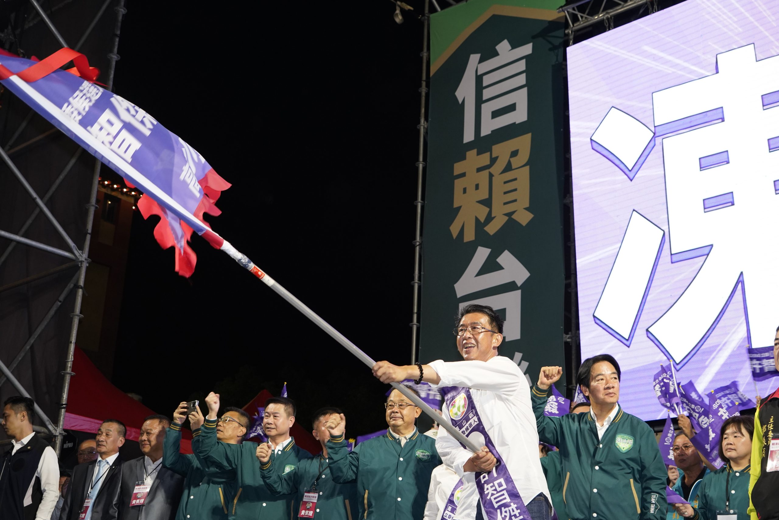 鳳山立委候選人許智傑競選總部成立。（競總提供）