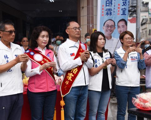 高市第五選區立委參選人黃柏霖成立後援會。（服務處提供）