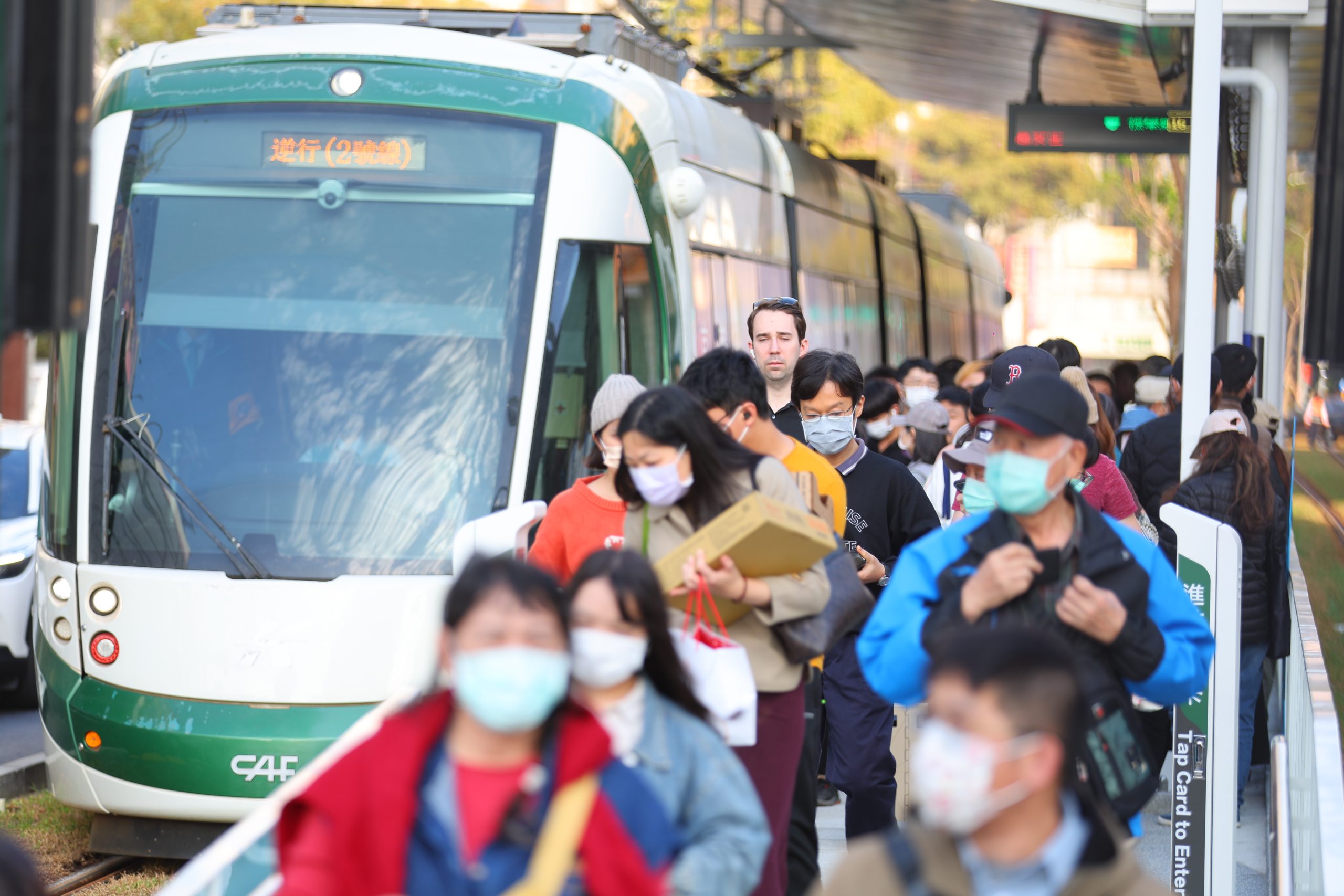 高雄輕軌成圓旅客爆棚，四大象限這個路段運量最高