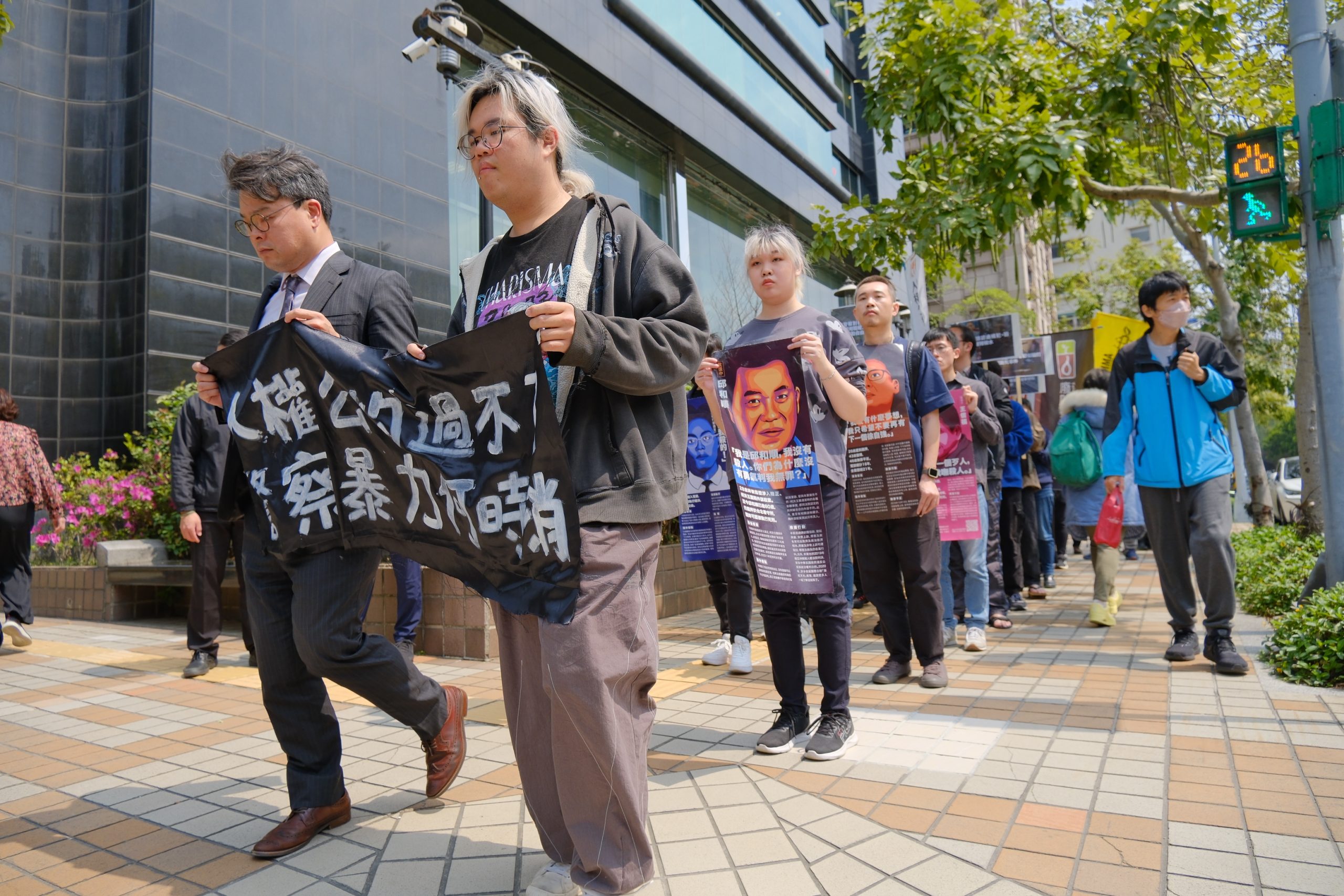 人權公約過不了、警察暴力何時消？民團繞立院4訴求