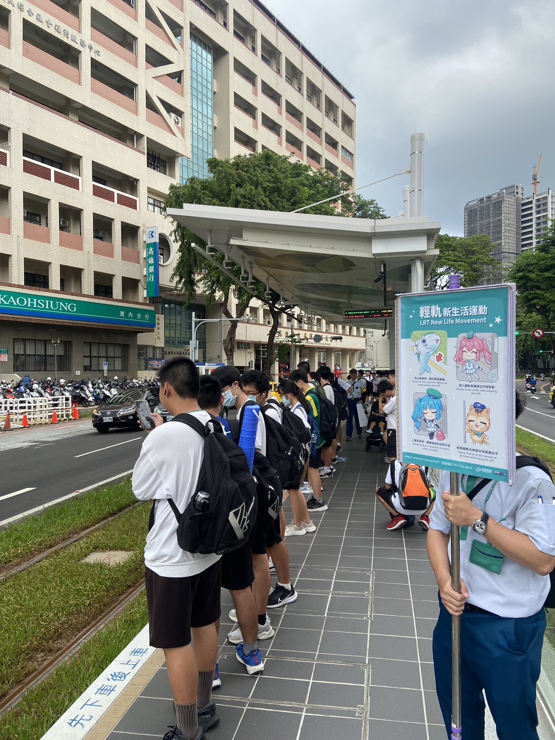 高雄輕軌半年運量大增35％，接駁公車優化上下學疏運