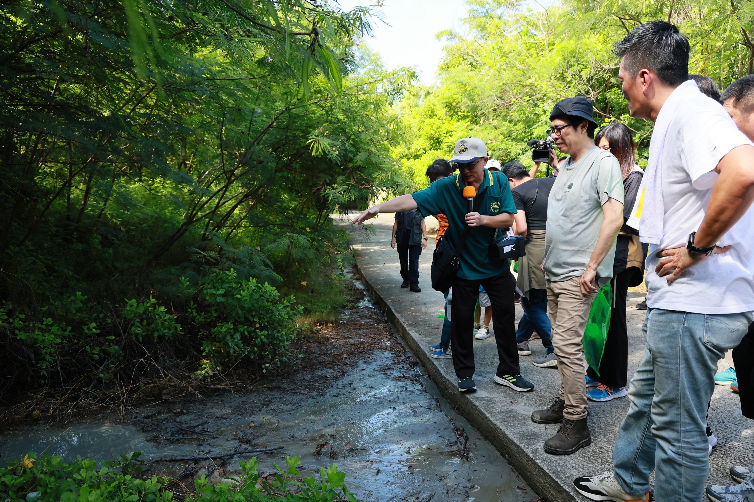 彌陀漯底山淨山，陳其邁帶隊宣示2050淨零永續願景