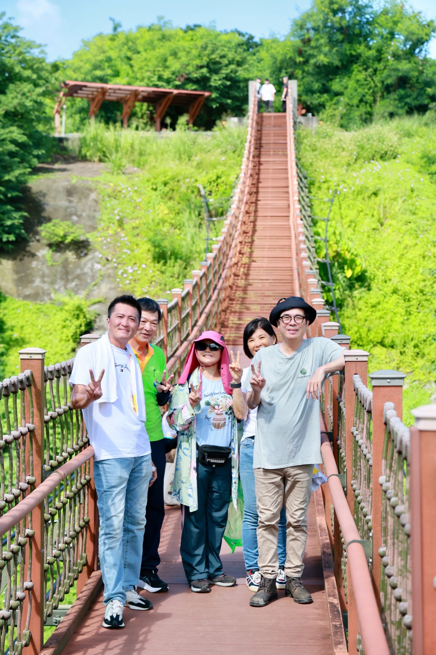 彌陀漯底山淨山，陳其邁帶隊宣示2050淨零永續願景