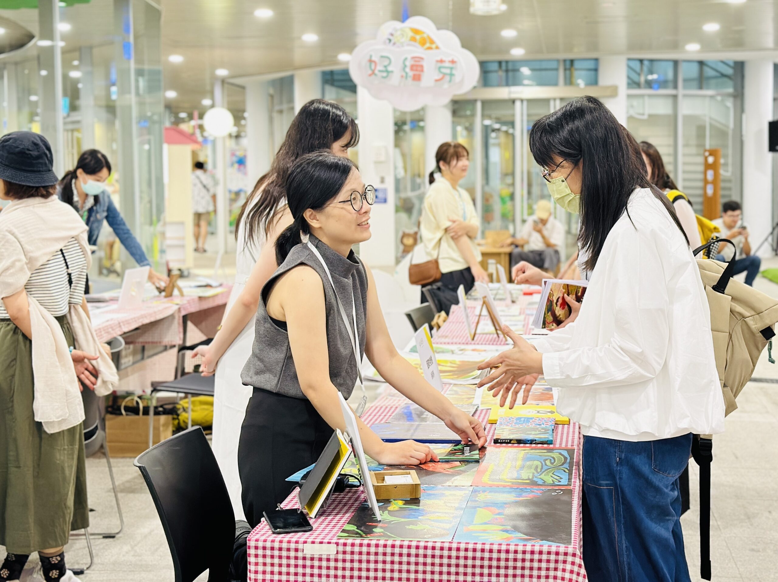 高市圖「好繪芽」頒獎，14出版社齊聚一堂參與媒合