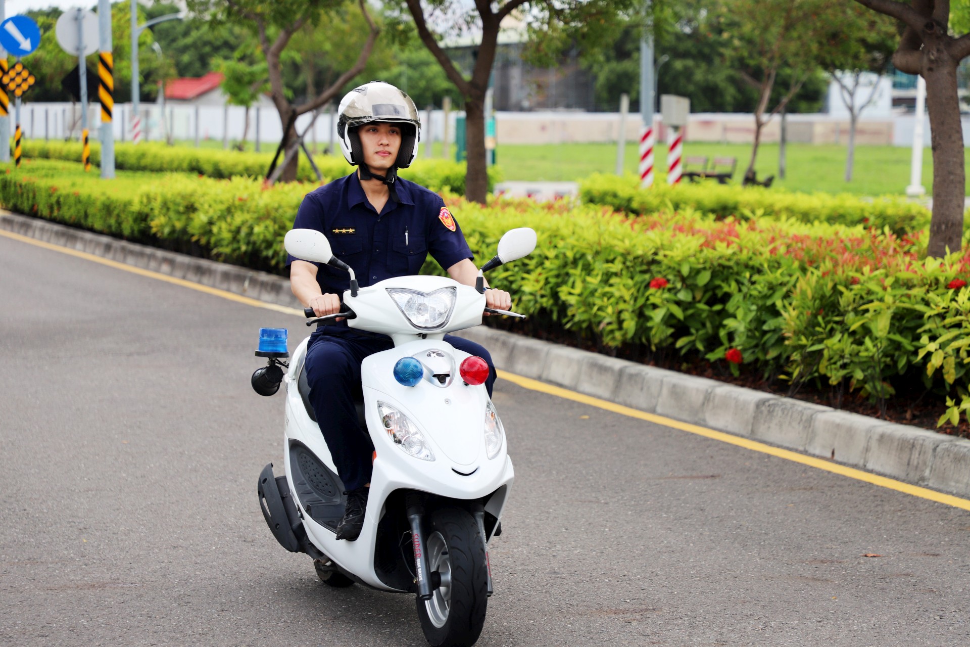 行車禮讓、不超速！高雄市政府拍片宣導行車不搶快